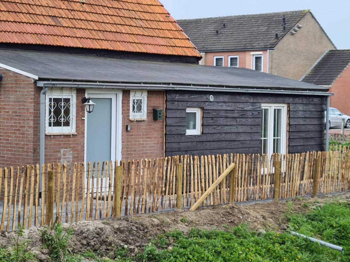 Schwone Diekhuusje - Vakantiewoning Aan De Noordzeekust Villa Schoondijke Exterior photo